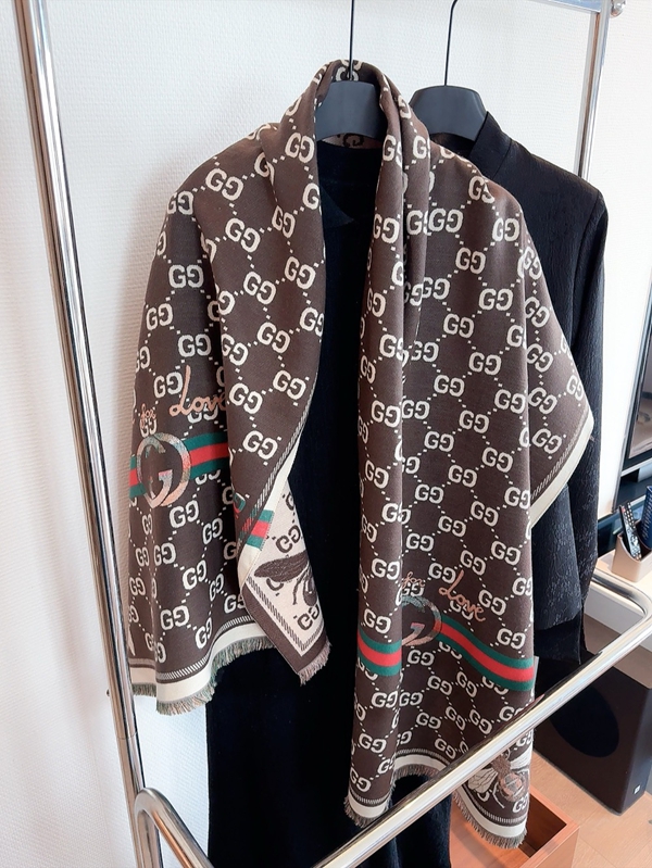 ブランドマフラー側面デザイン